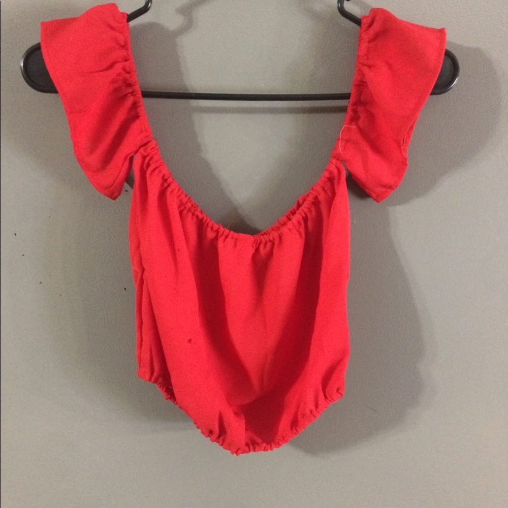 Over the shoulder crop